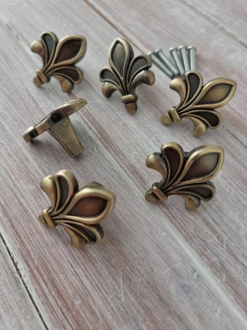 Fleur de lis Drawer handle pull