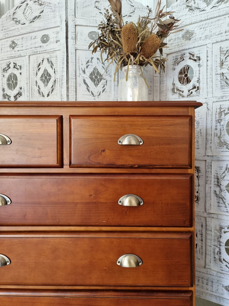 Metal Drawer handle pull - Cup Shell