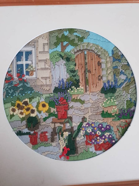 Round House Garden Artwork Tapestry Vintage Antique Embroidered Needlepoint Apothecary Home Decor Wall Art Wooden Circular Picture Frame